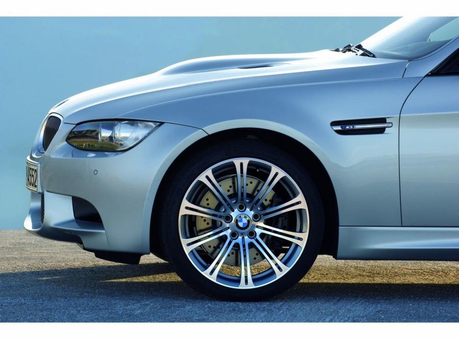  BMW M3 Sedan 2008 года  (фото 49 из 85)